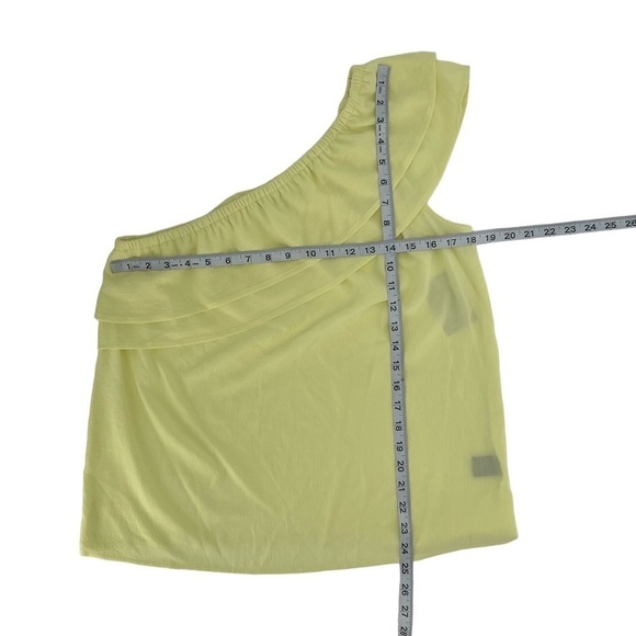 NWT Apt. 9 Yellow One Shoulder Ruffled Blouse Size Medium Women’s - Picture 4 of 5